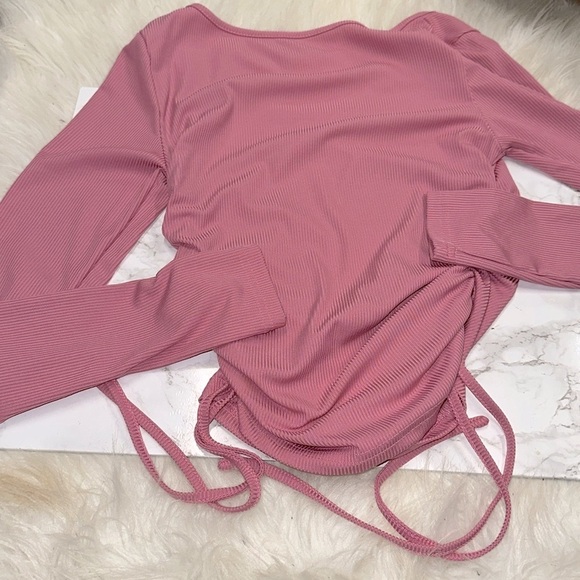 Pink Ribbed Long Sleeve Top size small cinched sides - Picture 3 of 3